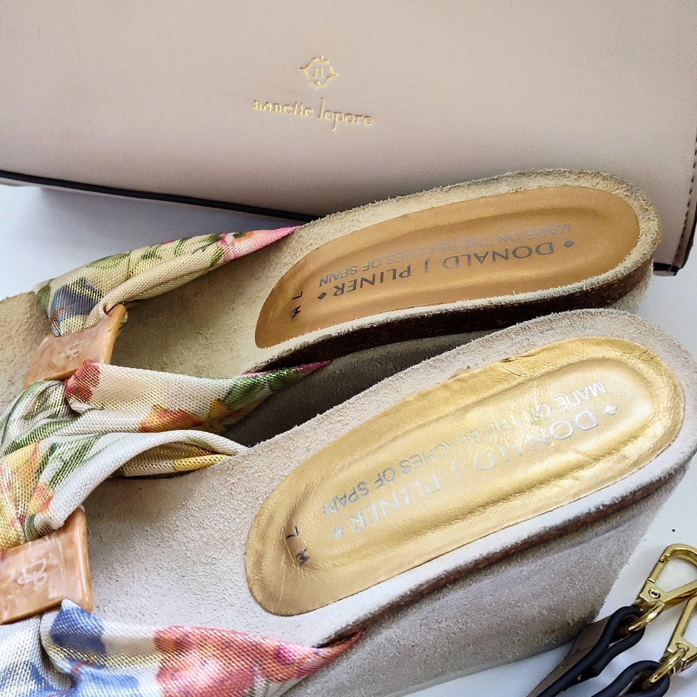 Donald J Pliner wedge sandals - Picture 3 of 9
